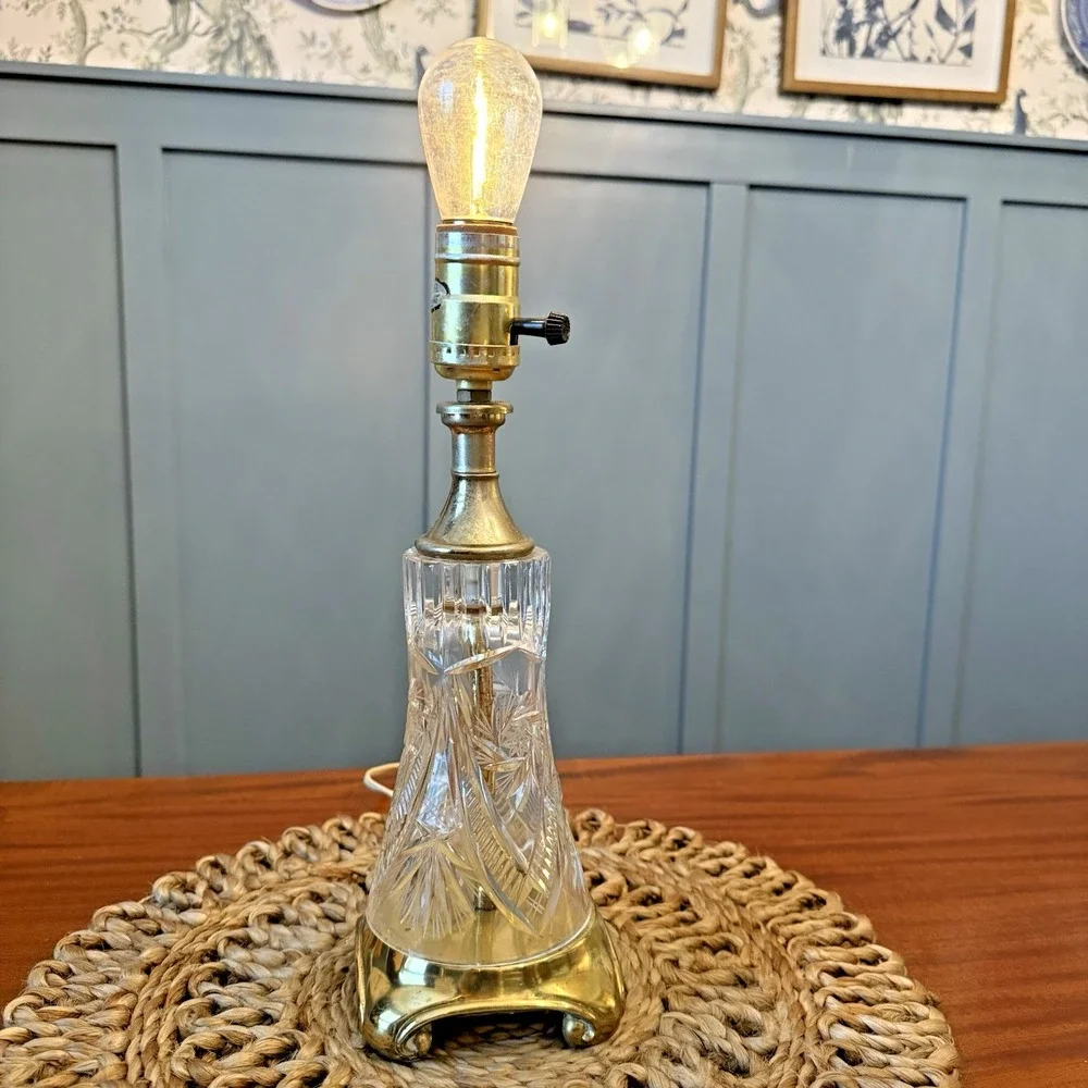 Vintage Cut Crystal Accent Lamp with Brass Base – Hobstar‎ & Fern Spray Design –